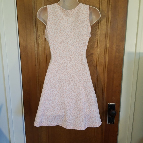 Divided Peach w/White Daisy Dress, 8 - Picture 4 of 5